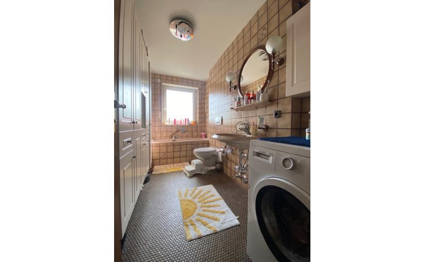 Bad mit Waschmaschiene