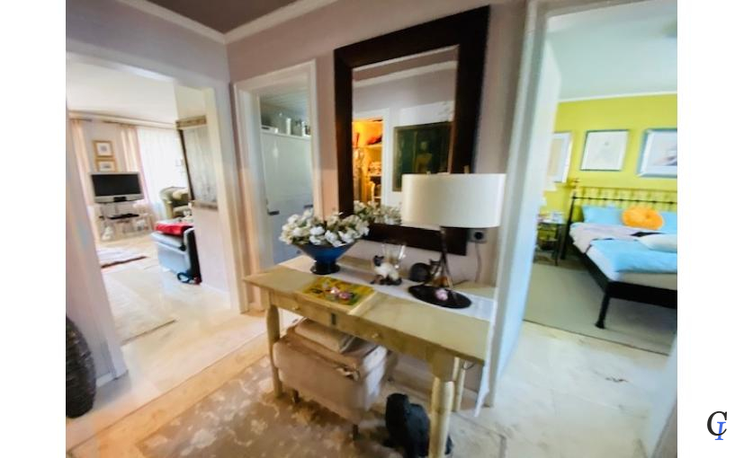 Blick vom Flur zu den Räumen